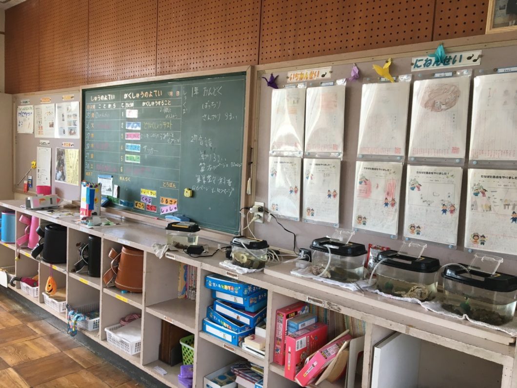 離島通学先進地佐久島小学校の教室