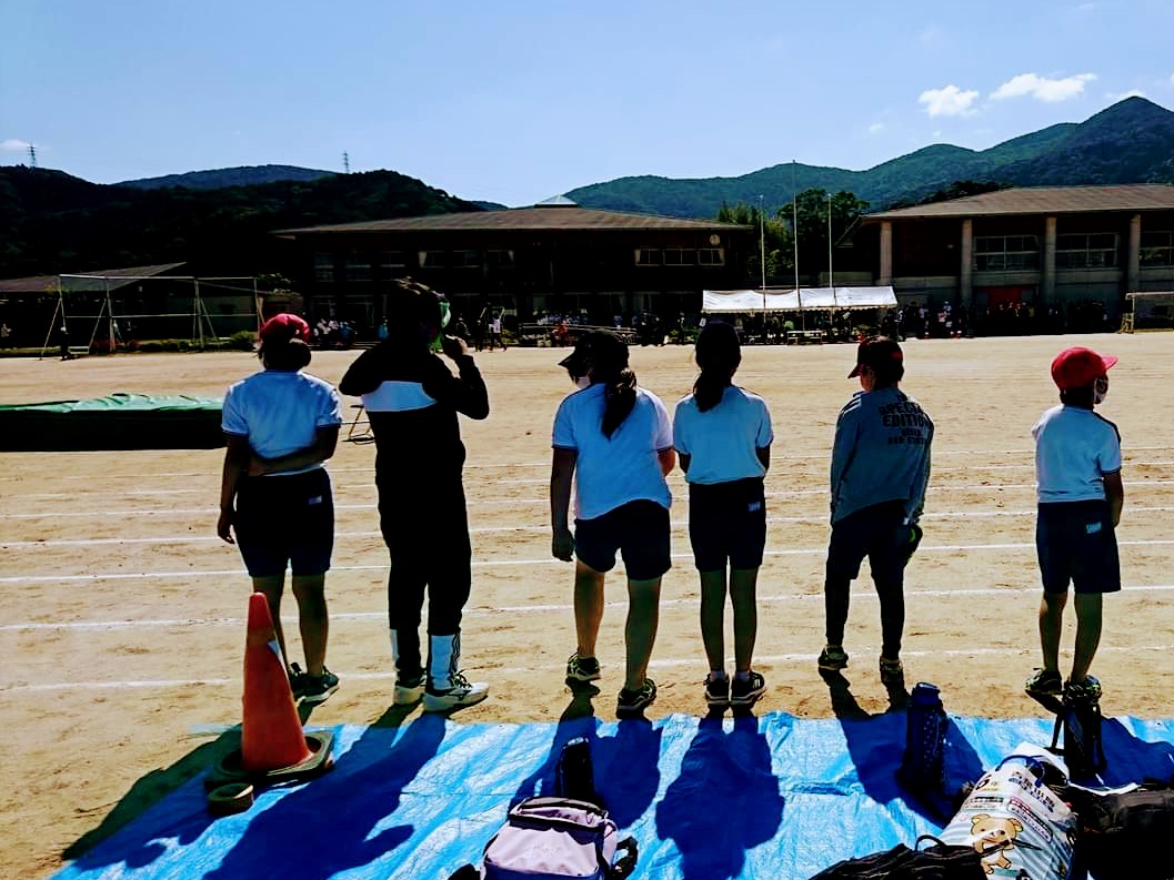 鳥羽市陸上記録会に参加した菅島小学校の児童